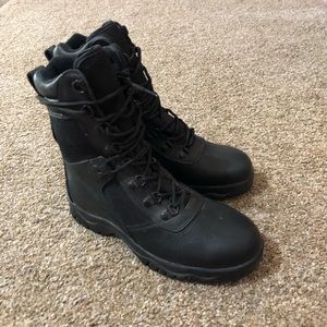 Men’s size 7 black boots